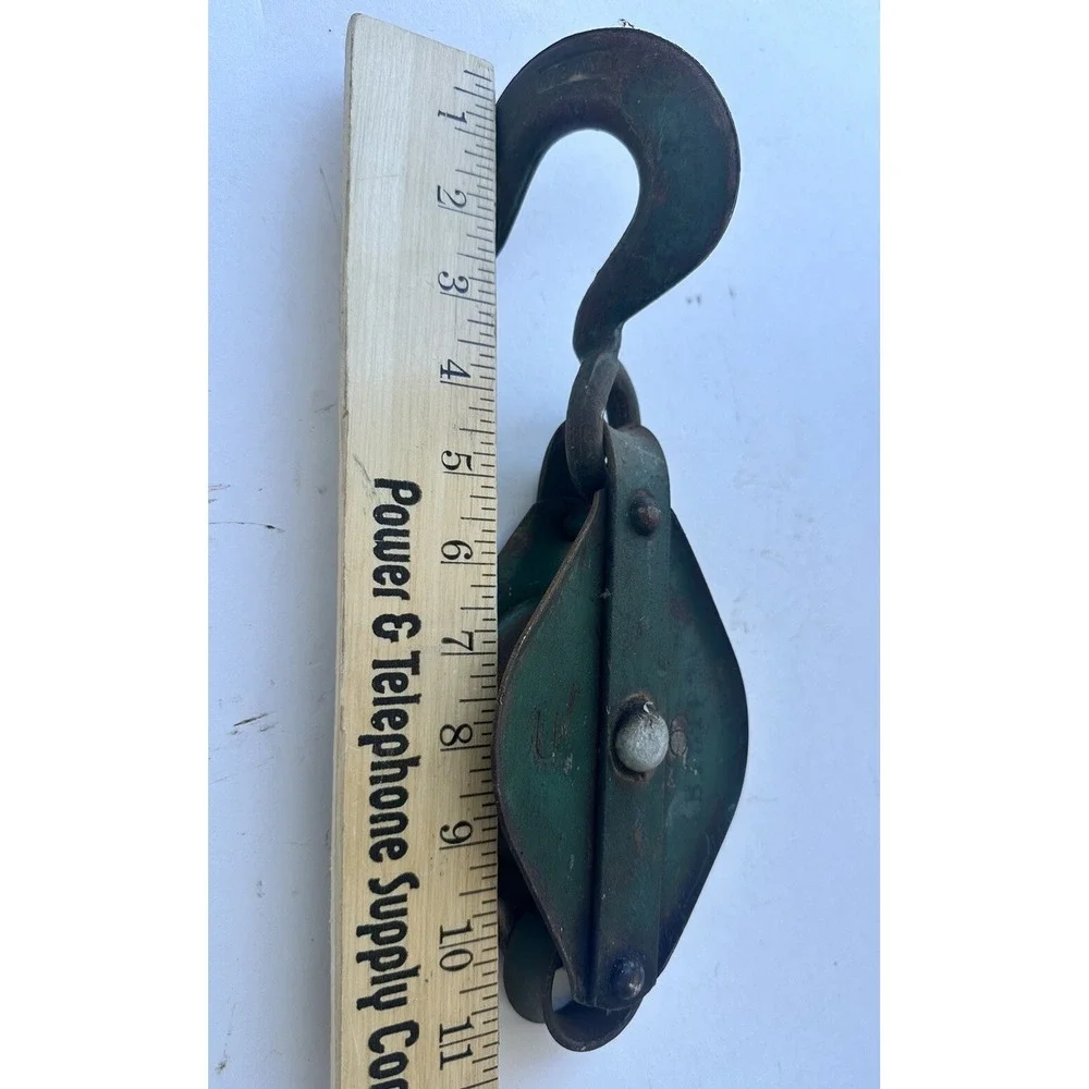 Antique / Vintage Metal Single Pulley WU #6 UW24 Hulk